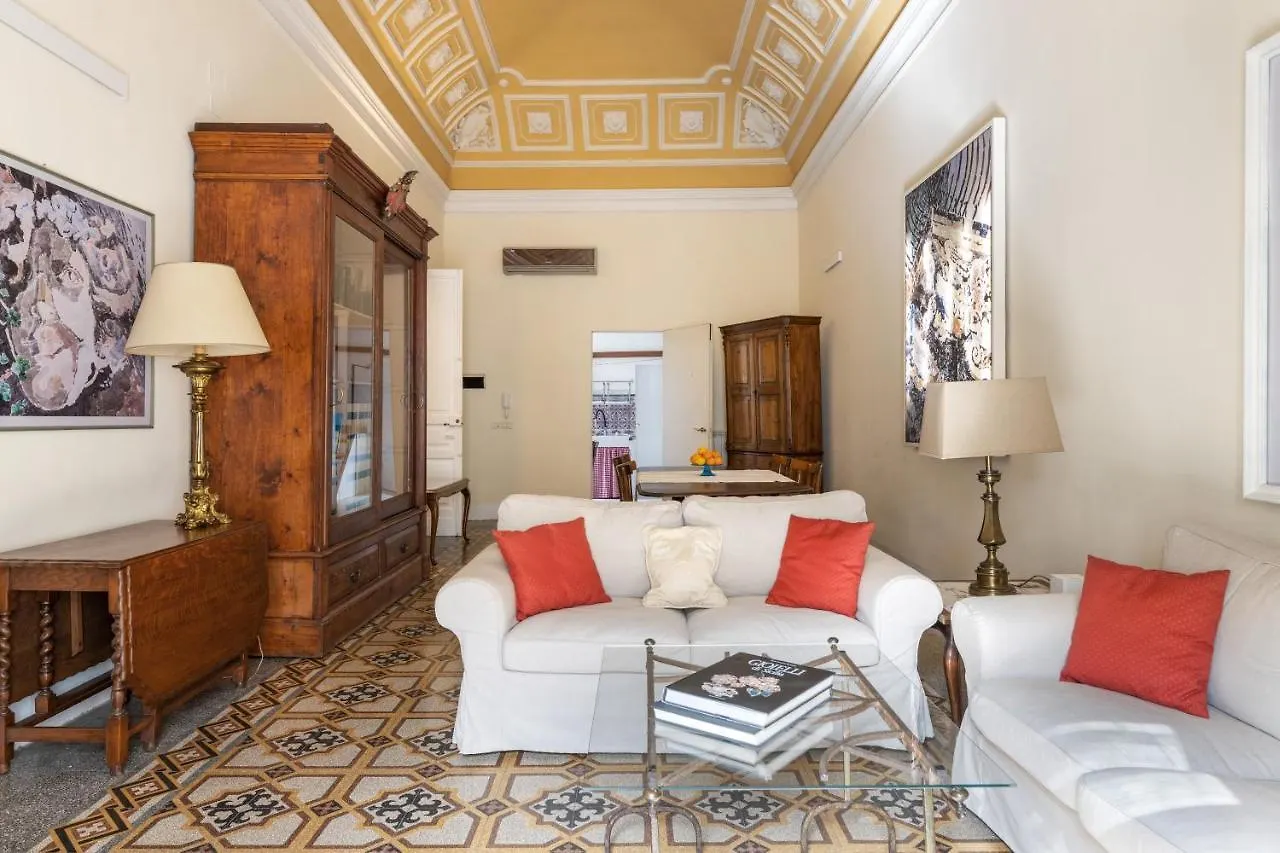 Catania City Center Historical Building Home 0*,  Italy